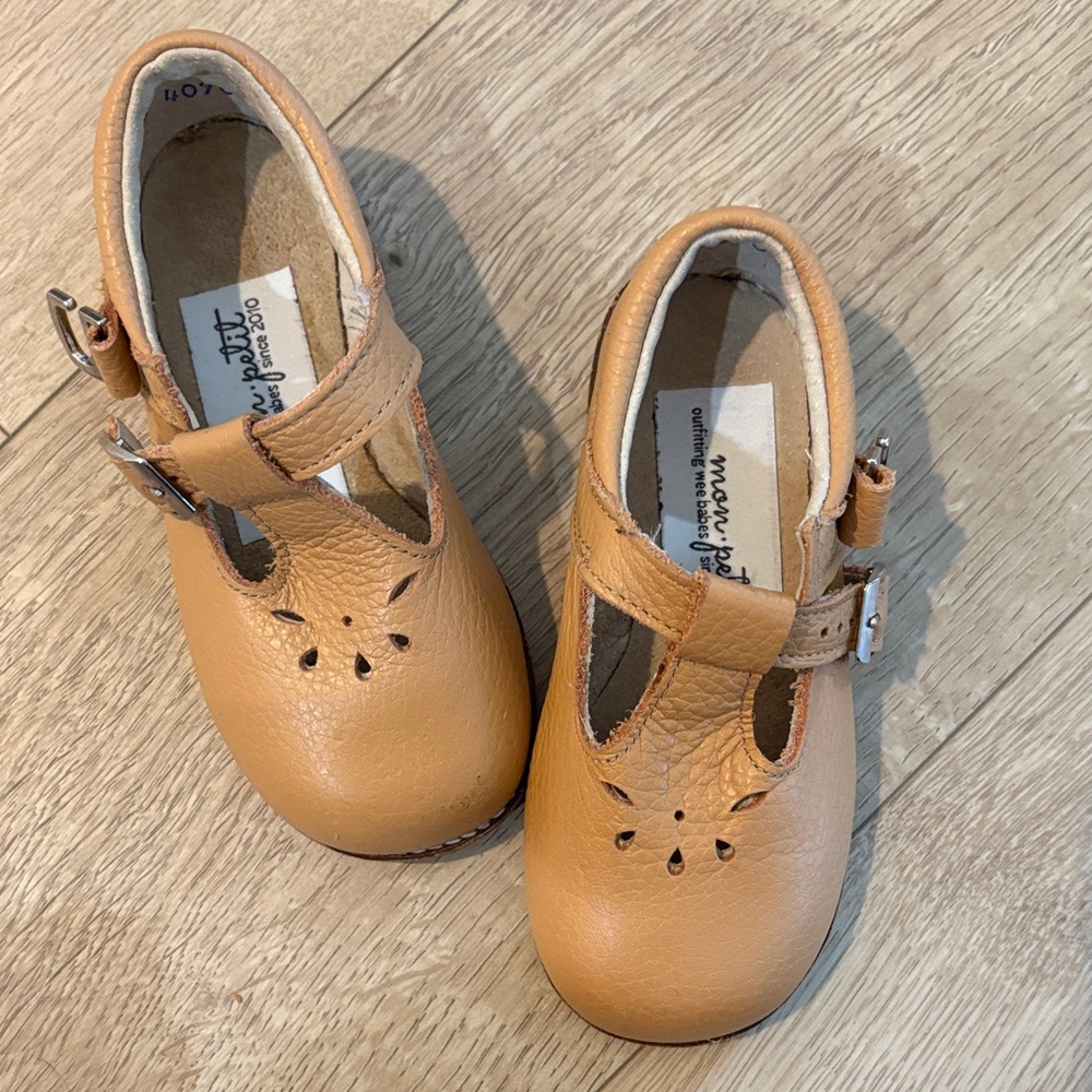 mon petit leather Mary Jane’s